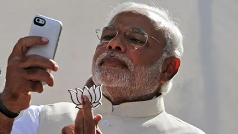 В Индии появились селфи-автоматы с премьером