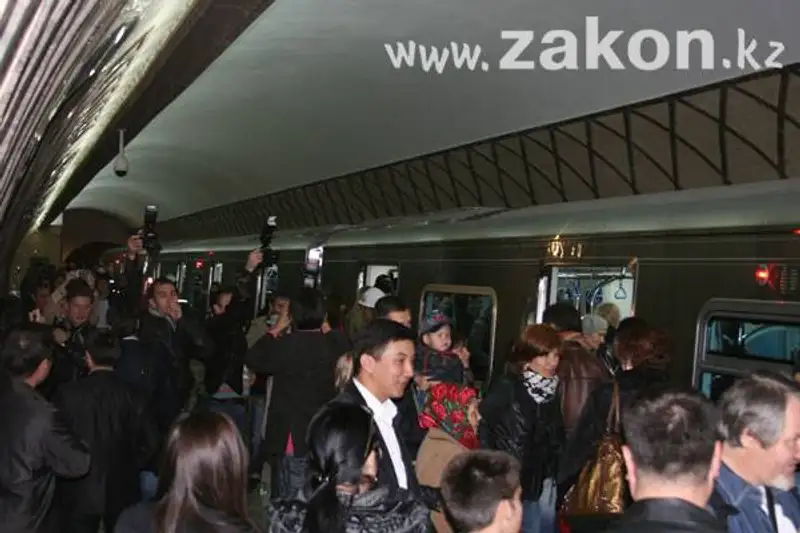 В Алматы открылся Метрополитен (фото), фото - Новости Zakon.kz от 01.12.2011 23:06