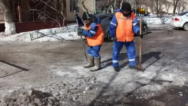 За неделю в Астане убрано порядка 62 тысяч кубометров снега