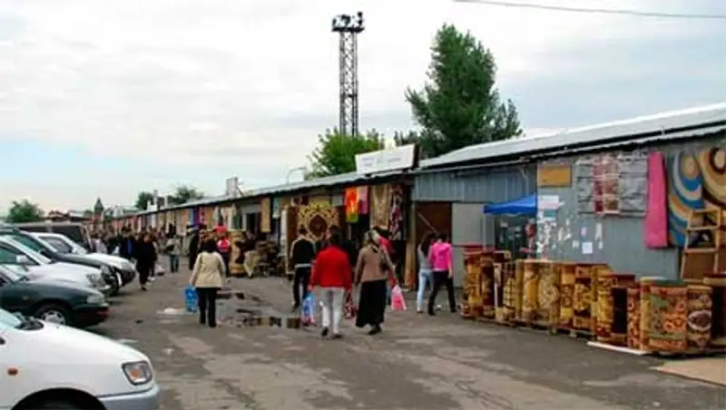 МЧС РК опубликовало список пожароопасных рынков Алматы, фото - Новости Zakon.kz от 28.11.2013 15:12
