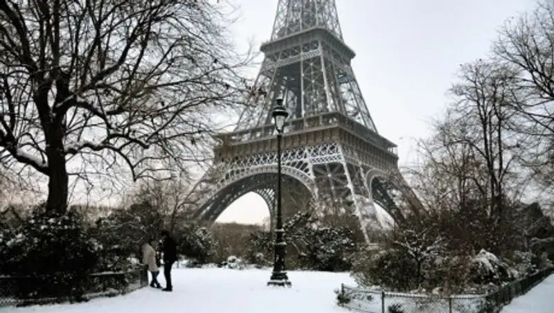 Подсветку Эйфелевой башни в Париже погасят в знак солидарности с Квебеком