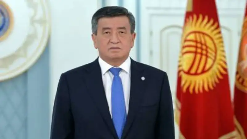 Кыргызстан вплотную приблизился к гражданской войне после отставки президента - Эксперт