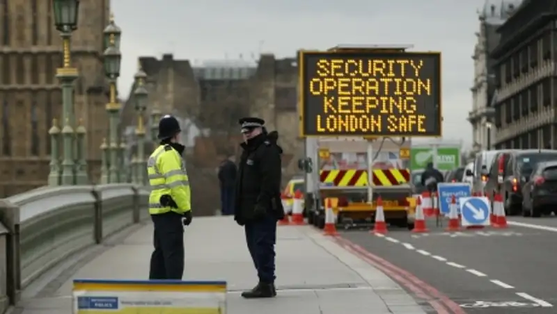 СМИ: в Лондоне вдвое увеличится присутствие вооруженных полицейских патрулей 