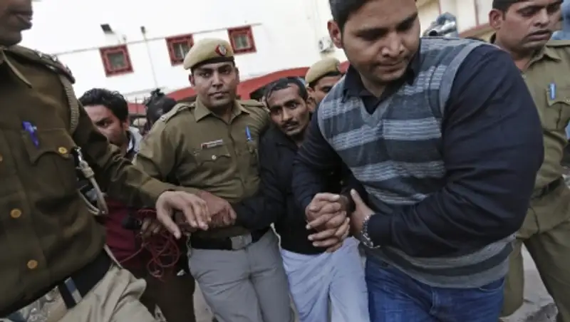 Водитель Uber получил пожизненный срок за изнасилование клиентки в Индии