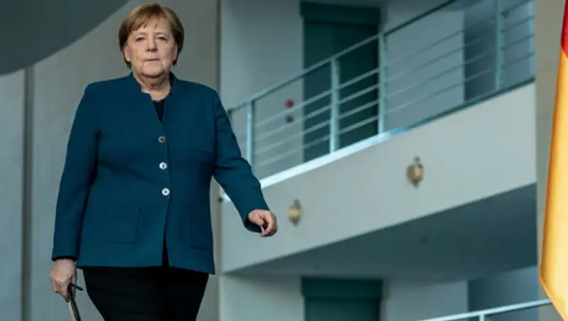 Меркель отправилась на карантин после контакта с зараженным врачом
