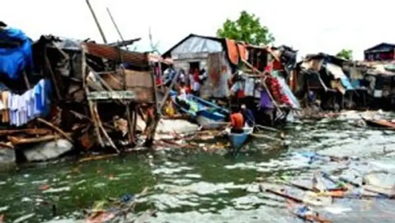 Для казахстанцев в Гонконге открыли «горячую линию» в связи с обрушившимся тайфуном