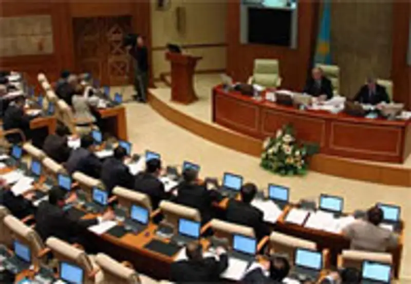 Парламент Казахстана принял закон о господдержке индустриально-инновационной деятельности, фото - Новости Zakon.kz от 14.12.2011 17:39