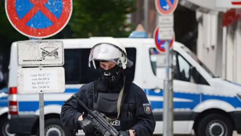 Полиция в Гамбурге заявила о десятках задержанных и арестованных