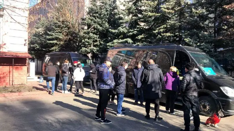 Еще один автобус с казахстанцами выехал из Киева в Катовице