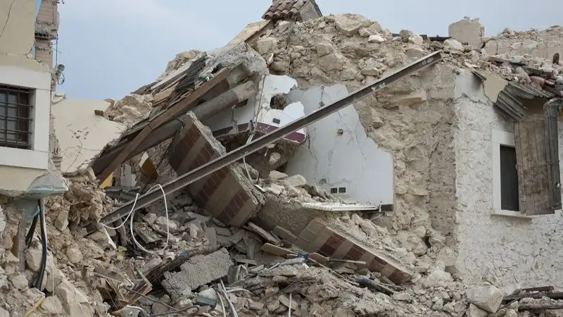 Число жертв землетрясения в Индонезии увеличилось до 268