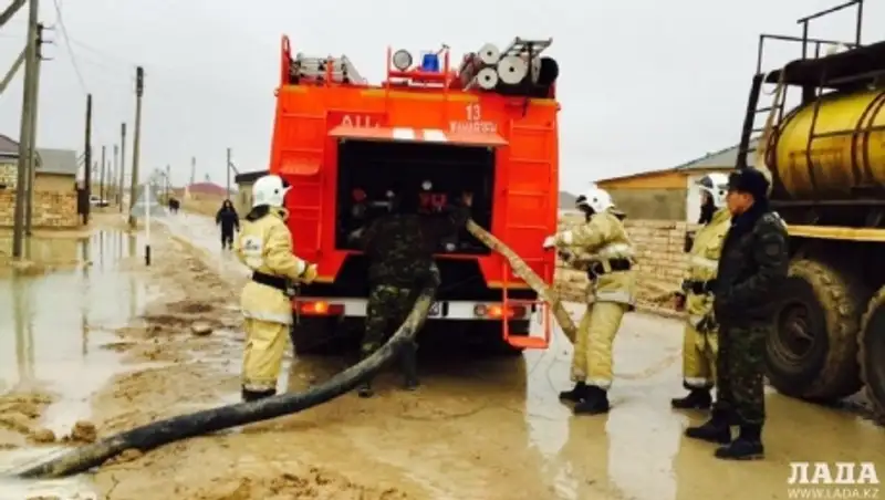 Сотрудники ДЧС рассказали о последствиях продолжительных дождей в Мангистау