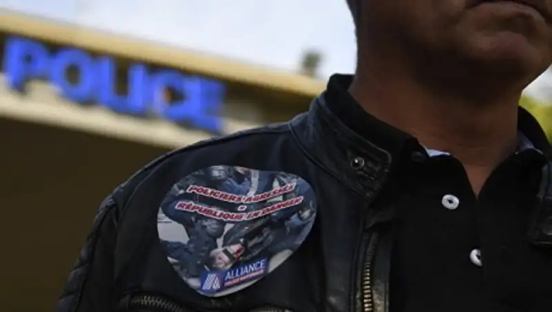 Напавший на военного у Лувра был вооружен мачете и кричал "Аллах Акбар"