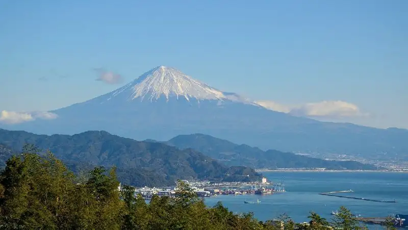 Пролетевший над центром страны метеорит ищут жители Японии