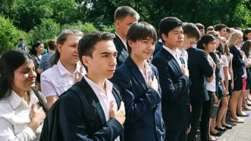 Учебный год в Казахстане перенесли на 2 сентября