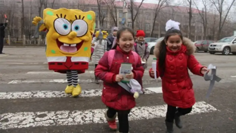 В Западном Казахстане полицейским помогает мультяшный Спанч Боб 
