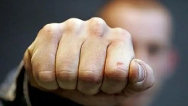 В Уральске финполовец сломал нос полицейскому