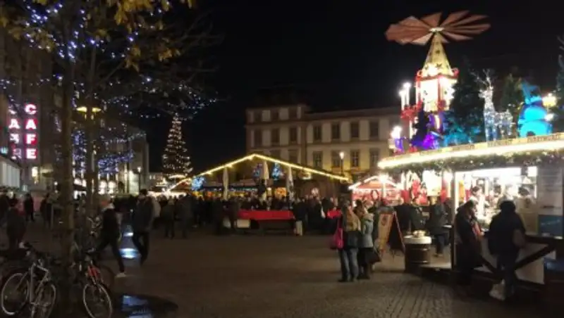 В Германии на рождественской ярмарке произошёл взрыв газового баллона