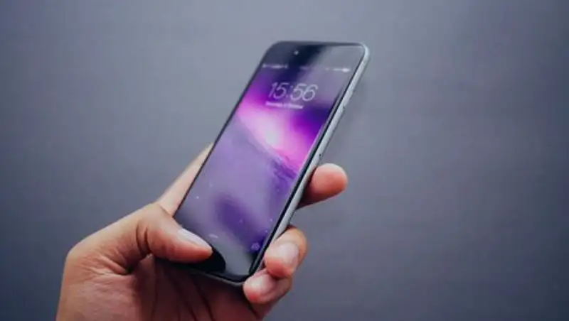 Во Франции начали расследование против Apple из-за замедления работы смартфонов