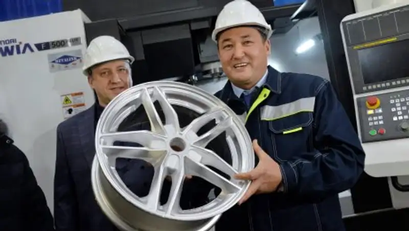 Первый автомобильный диск из алюминия выпустили в канун Дня Первого Президента в Павлодаре