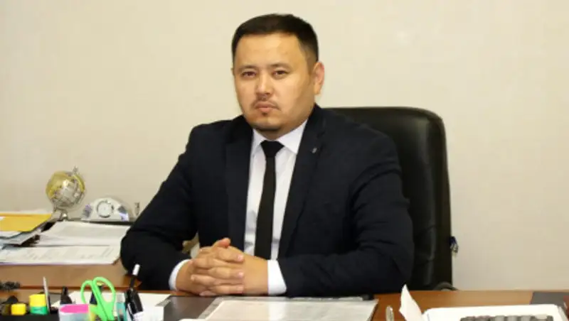 Галстуки весом 65 кг ввозят в Казахстан