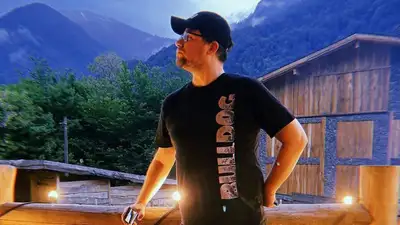 Ведущий Гарик Харламов вернулся в Comedy Club, фото - Новости Zakon.kz от 17.11.2022 10:56