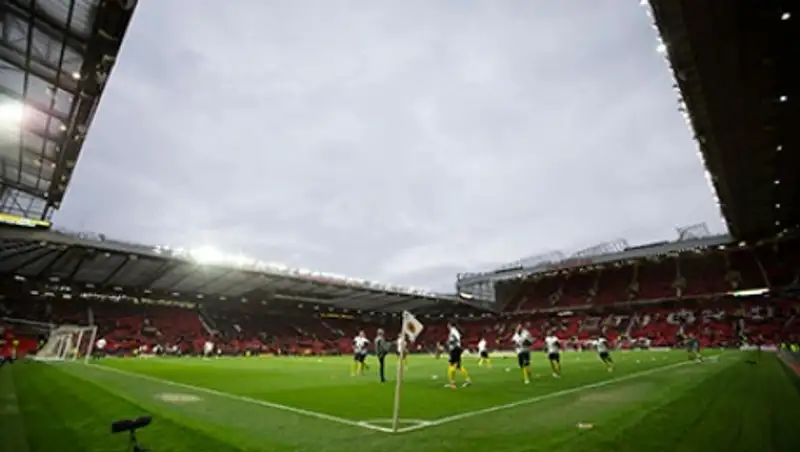 Стадион «Манчестер Юнайтед» подвергся нашествию мышей