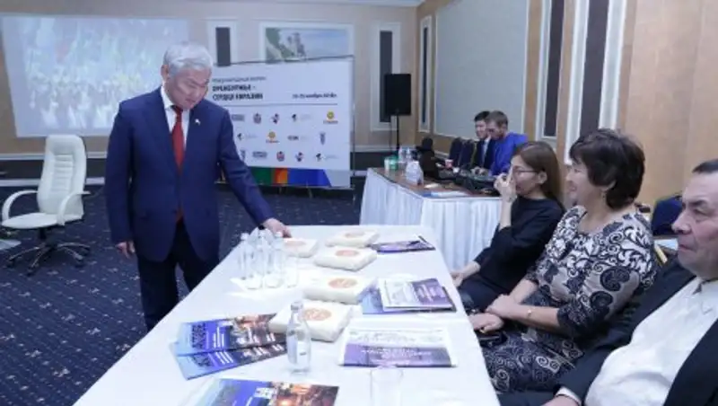 Бердыбек Сапарбаев встретился с представителями казахской диаспоры в Оренбурге