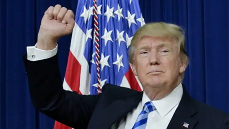 Трамп поздравил американских военных с успешной атакой на Сирию