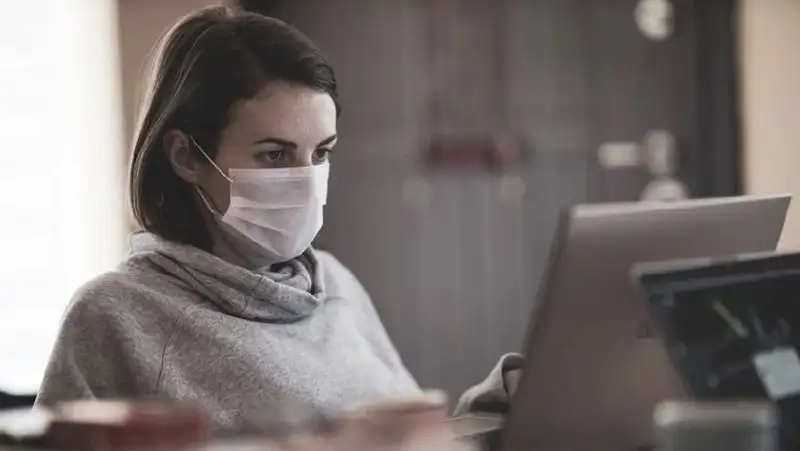 100% коллективного иммунитета к КВИ достигли в Петербурге