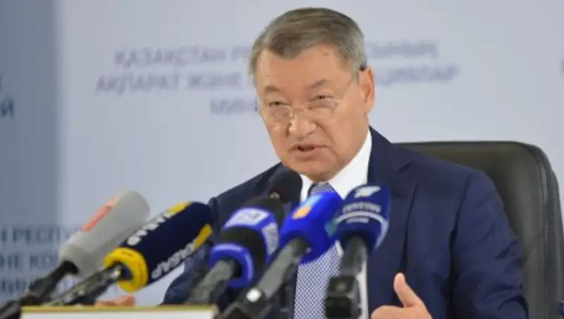 Даниал Ахметов: Латиница – это и есть переход к английскому языку