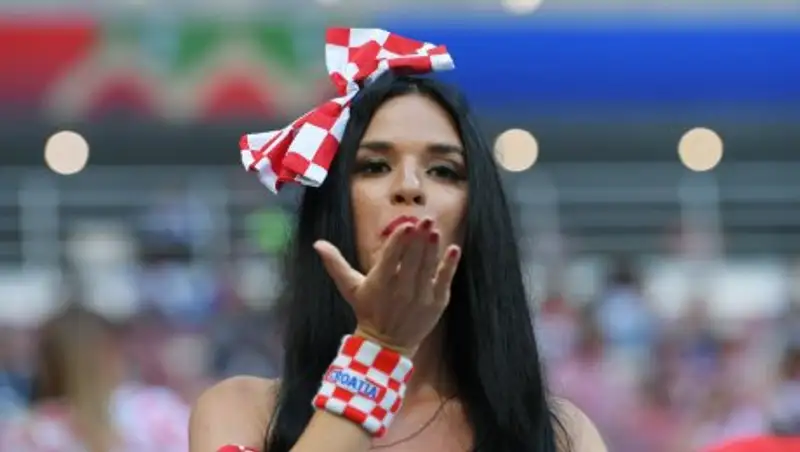 ФИФА просит уменьшить количество планов с красивыми девушками в трансляциях ЧМ