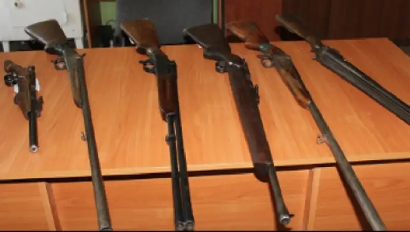 Полицейские из Жезказгана превратили акцию по разоружению в бизнес