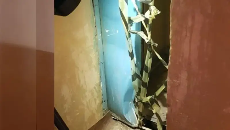 По факту гибели женщины в лифте в Актобе начато досудебное расследование
