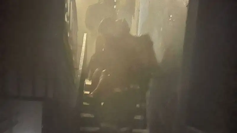 80 человек эвакуировали из-за дыма в многоквартирном доме в Усть-Каменогорске