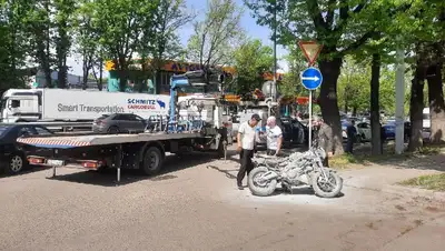 Алматы, ДТП, мотоцикл, авто , фото - Новости Zakon.kz от 18.04.2022 15:41