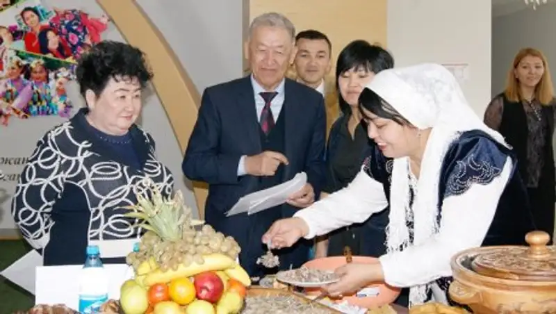 В ЮКО прошел традиционный фестиваль «Қазақ дастарханы»