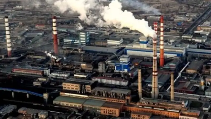 В Усть-Каменогорске уровень сероводорода в воздухе в 500 раз превышает норму
