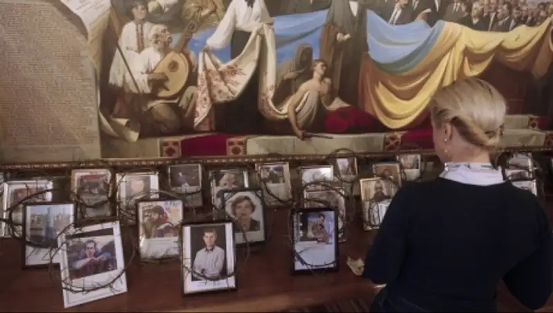 Президент Украины учредил национальный праздник "День героев Небесной сотни"