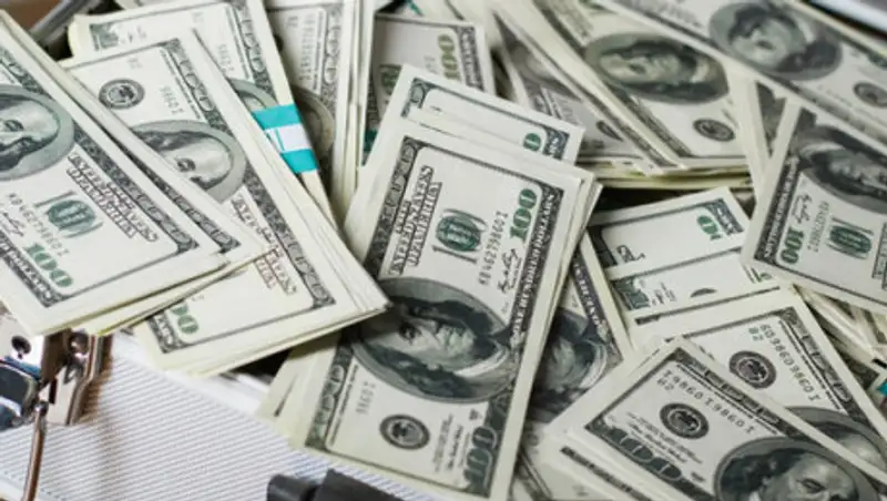 Курс доллара составил 377,47 тенге на торгах