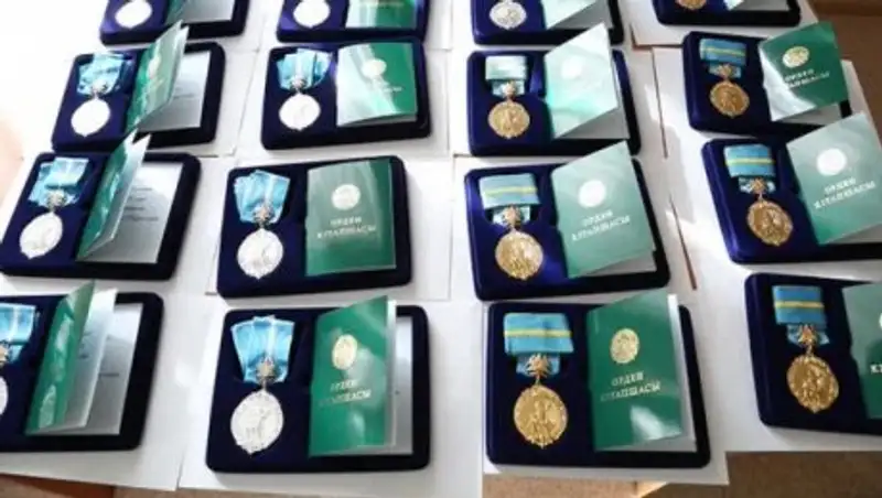 С начала года в столице наградили 77 многодетных матерей