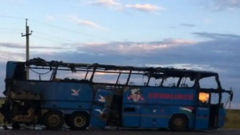 На территории Алтайского края сгорел пассажирский автобус