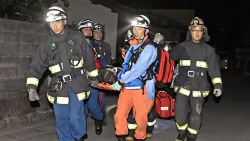 В Японии более тысячи человек пострадали в результате землетрясения