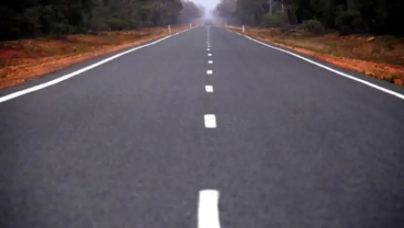 Мальчик за рулем в одиночку пересек треть Австралии