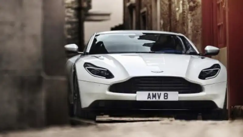 Купе Aston Martin DB11 получило «восьмёрку» Mercedes-AMG