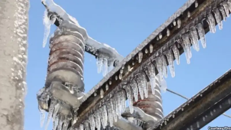 В ЗКО без света остаются более двух тысяч человек
