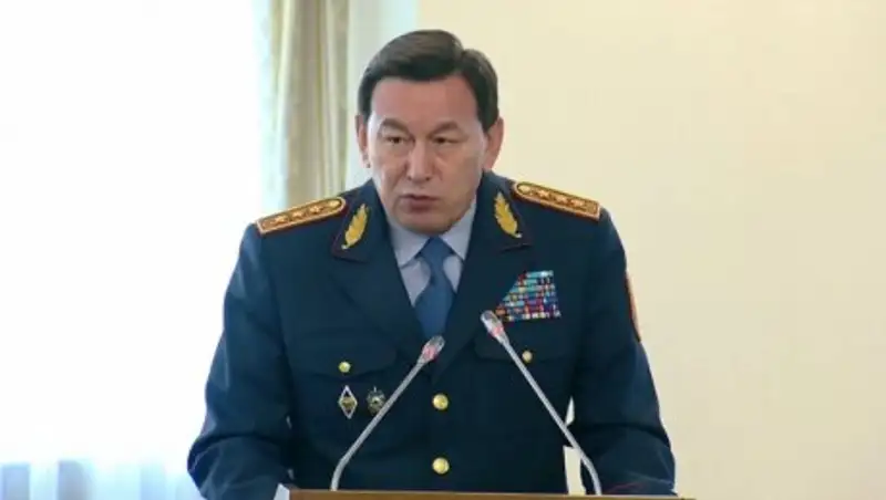 Глава МВД РК встретился с послом Армении после ЧП в Караганде