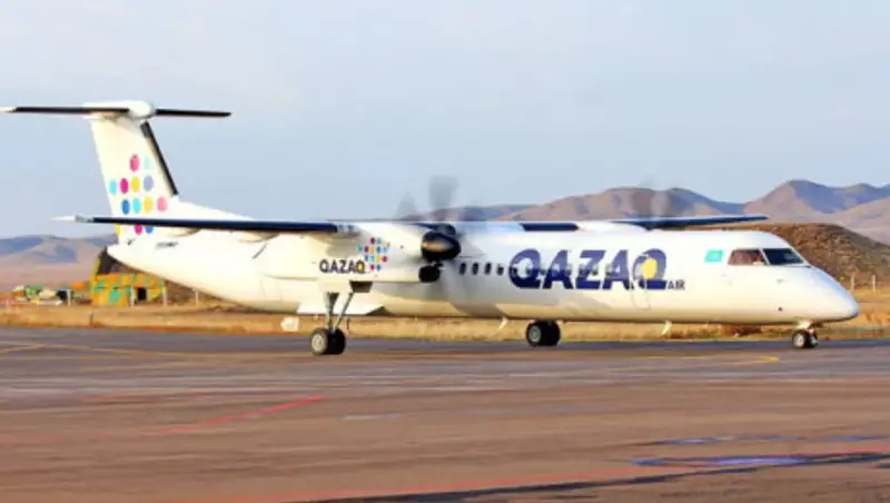 В самолет "Qazaq air" попала молния