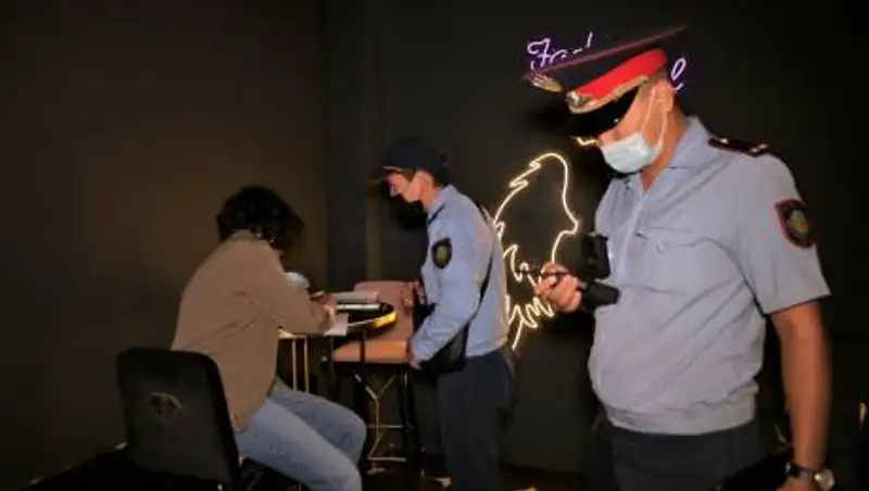 Столичные заведения продолжают нарушать карантин, несмотря на штрафы