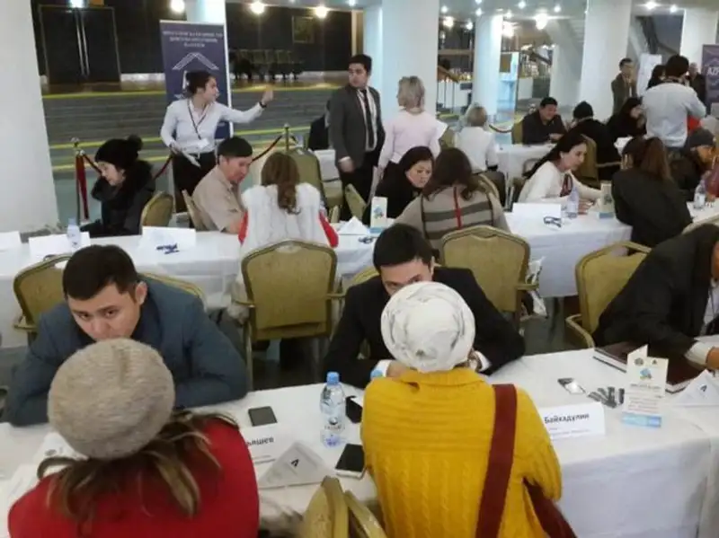 Тысячи казахстанцев получили помощь в рамках акции «Народный юрист», фото - Новости Zakon.kz от 25.11.2019 14:03