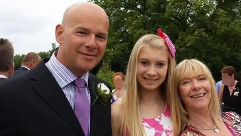 Девушка из Британии покончила с собой из-за травли в соцсетях